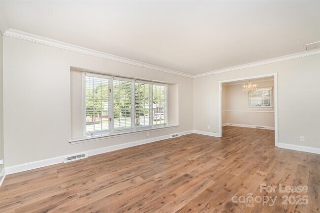 Foto del edificio - 6909 Lancer Dr