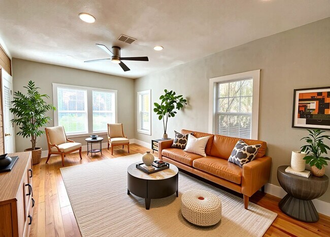 Foto del edificio - **APPLICATION RECEIVED** **MOVE IN SPECIAL** MUST SEE! 2 Bedroom / 2 Bath Home Near Downtown!