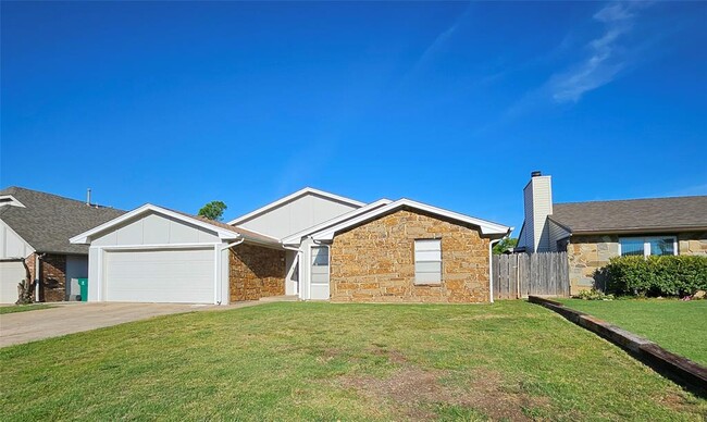 Building Photo - 10029 S Fairview Dr