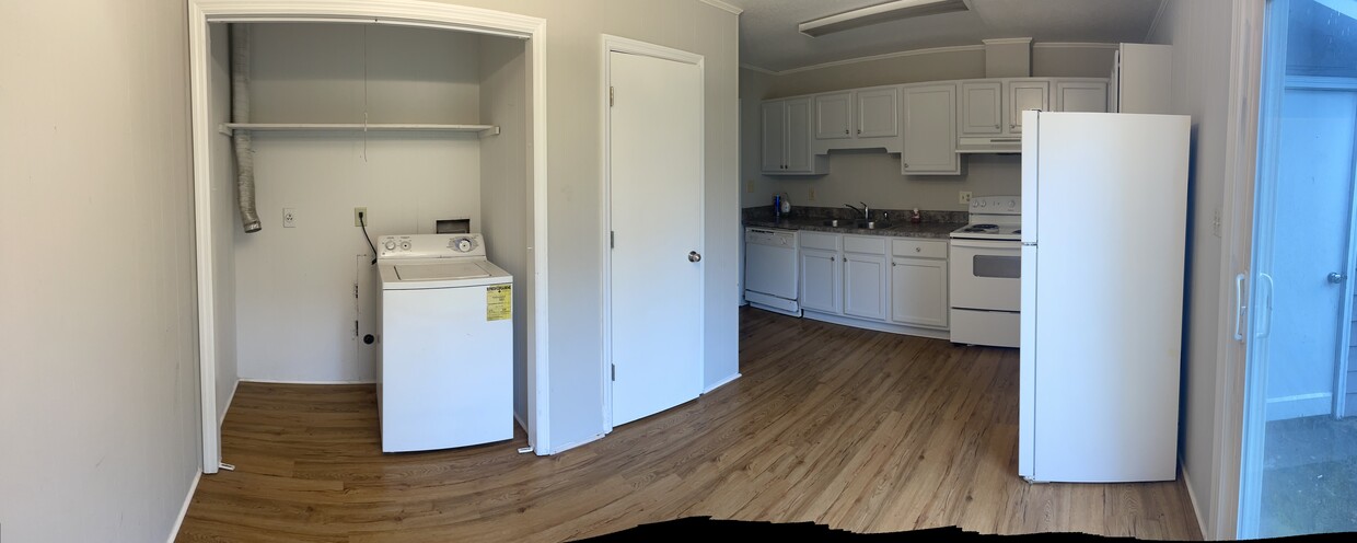 Kitchen and laundry - 4904 Greenway Ave