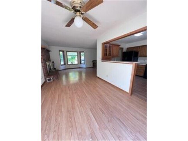 Building Photo - 1382 Camelback Dr