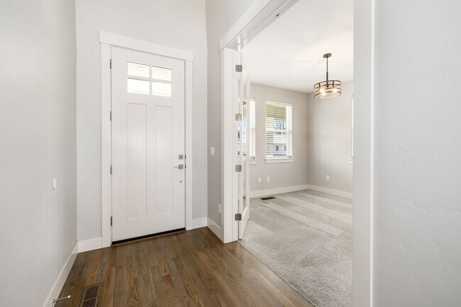 Building Photo - Dry Creek Ranch Rental