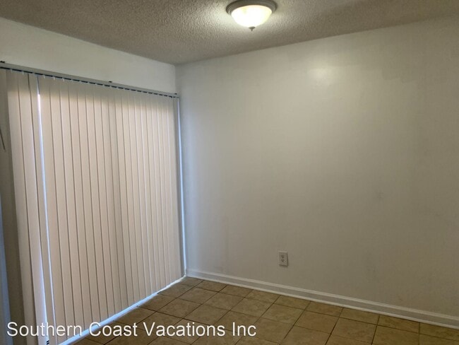 Building Photo - 2 br, 1.5 bath House - 3458 Macklen Road U...