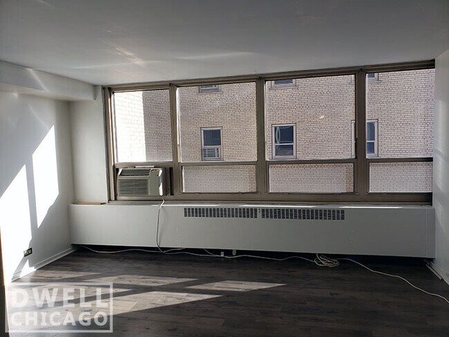 Building Photo - 3950 N Lake Shore Dr