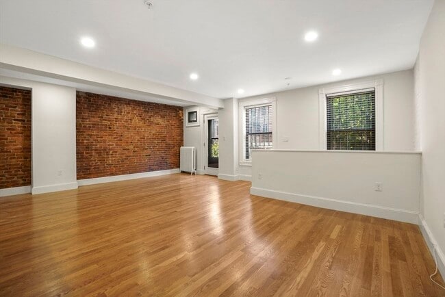 Building Photo - 73 Rutland St