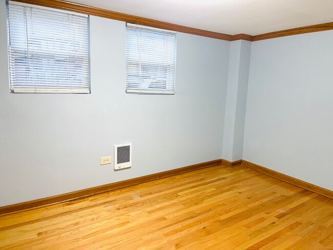 Building Photo - 5136 S Kimbark Ave
