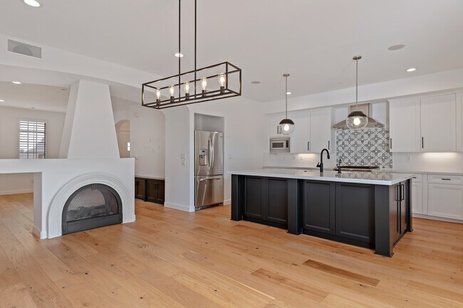 Dining/kitchen - 105 W De la Guerra St