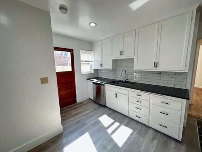 Foto del edificio - 1835 Downington Ave DUPLEX