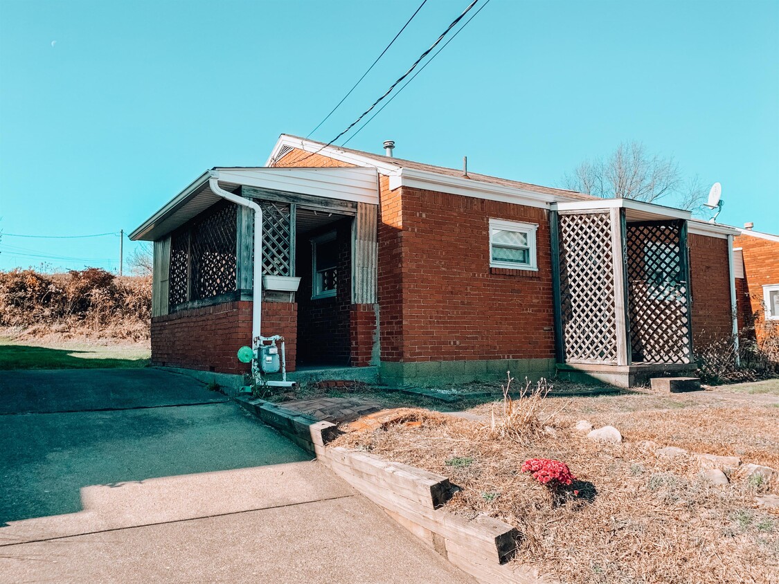 125 Delrose Dr, McKeesport, PA 15133 House Rental in McKeesport, PA