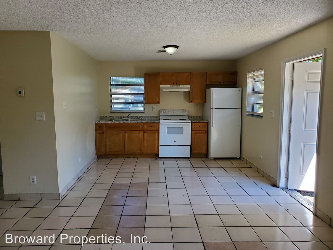 Primary Photo - 224 NW 12th Ct