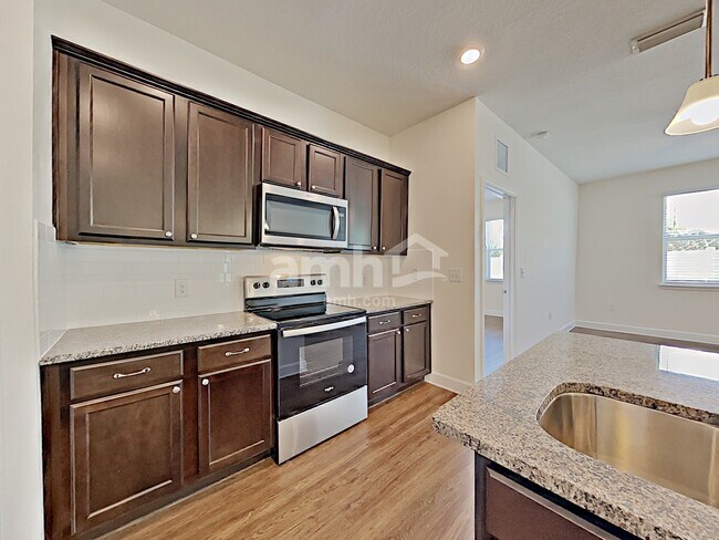 Building Photo - 309 Pine Terrace Dr