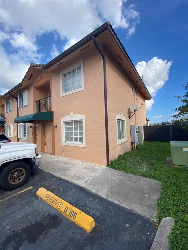 Foto del edificio - 8446 NW 103rd St