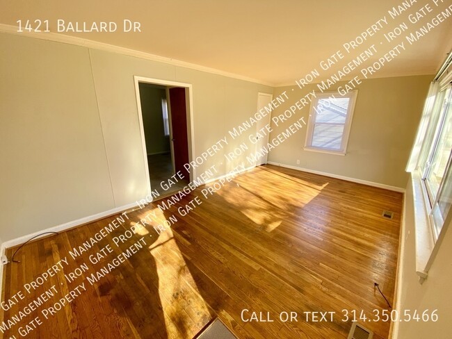 Building Photo - 1421 Ballard Dr