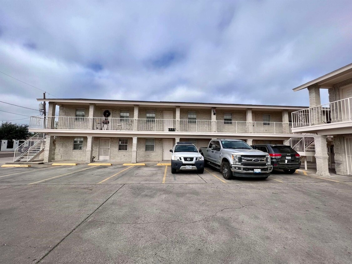 216 E Cherry Ln Unit 7, Laredo, Tx 78041 - Room For Rent In Laredo, Tx 