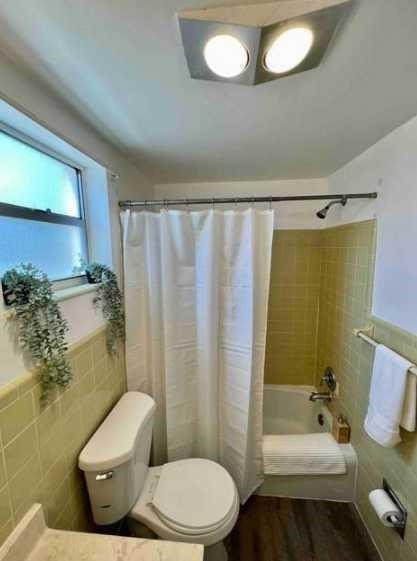 Building Photo - 4652 Poinciana St