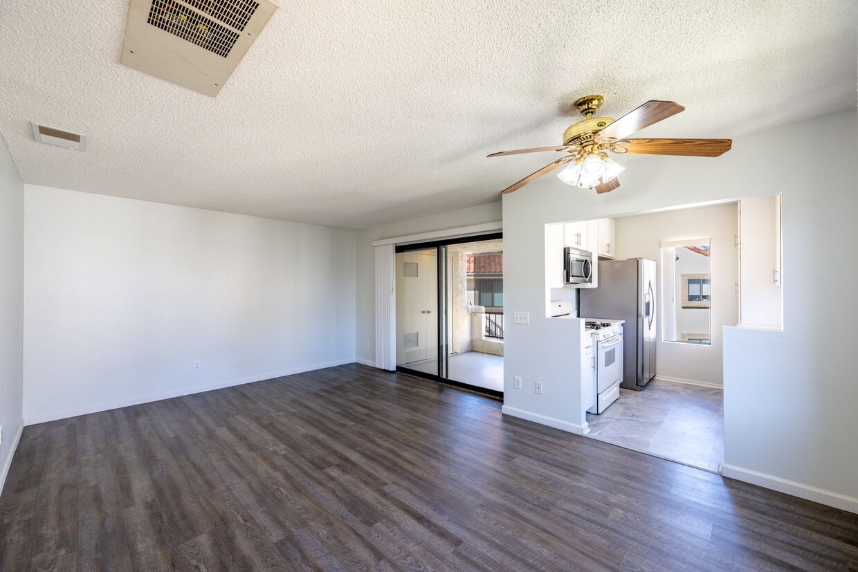 Primary Photo - Remodeled One Bed Condo in Beautiful Locat...
