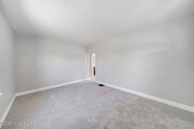 Building Photo - 3319 Vetter Ave