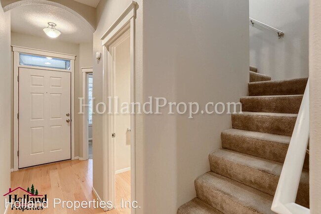 Building Photo - 3 br, 2.5 bath House - 572 NE 60th Ave
