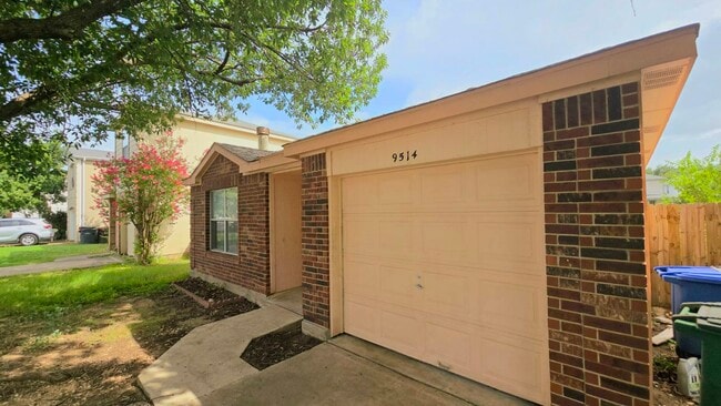 Building Photo - 9514 Celine Dr
