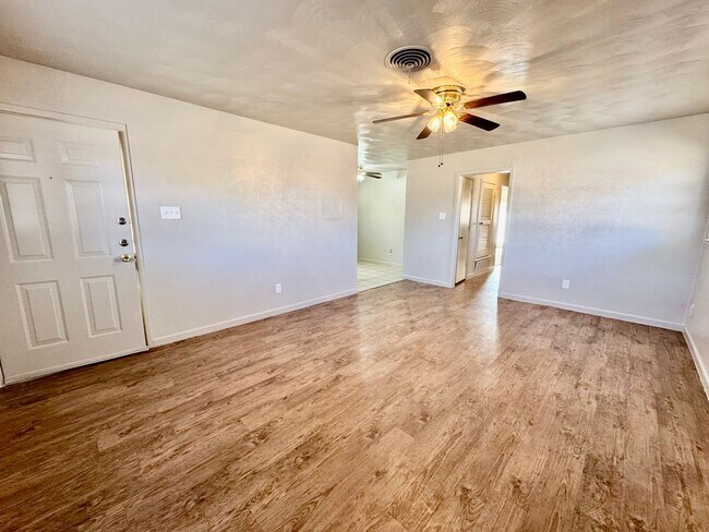 Foto del edificio - 3221 33rd St