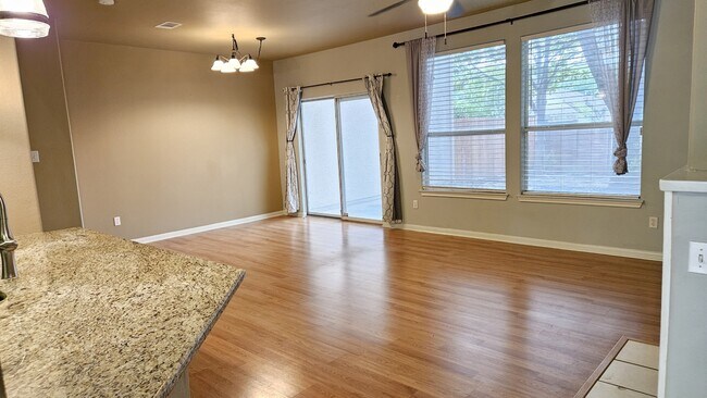 Building Photo - 2100 Pipers Field Dr