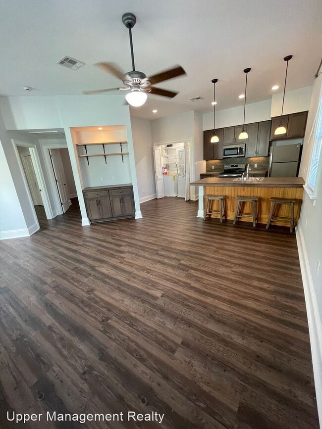 Building Photo - 2 br, 2 bath Apartment - 6204 S. Rocheblav...
