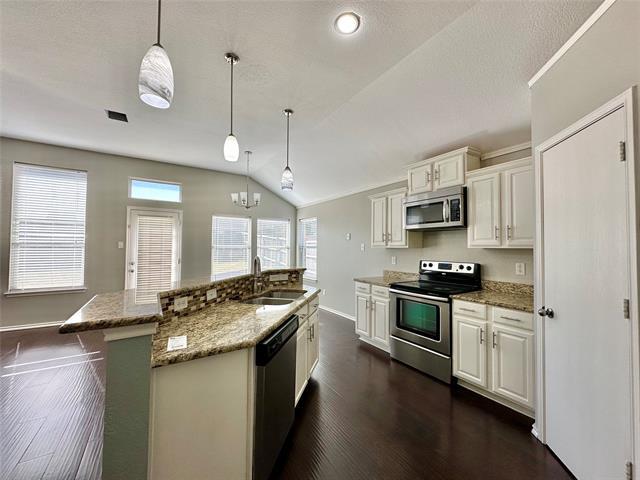 Foto del edificio - 6920 Misty Meadow Ln