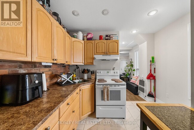 Building Photo - 229 Woodbine Ave