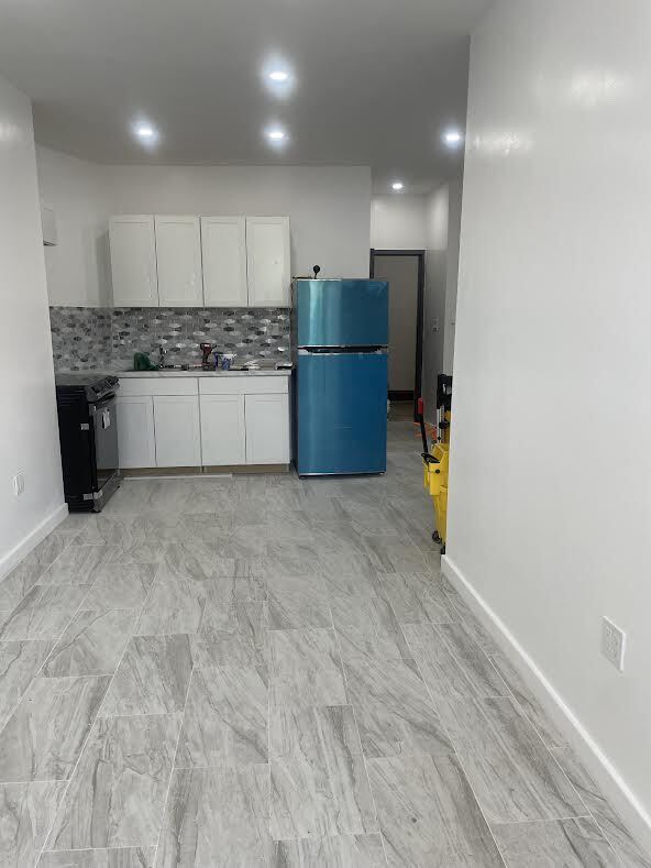 457 Glenmore Ave Unit 1