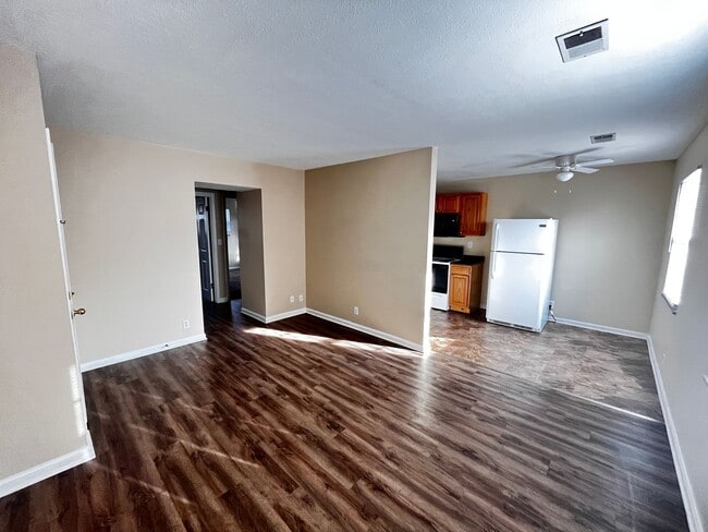 Photo - 2906 Noe Ct Apartment