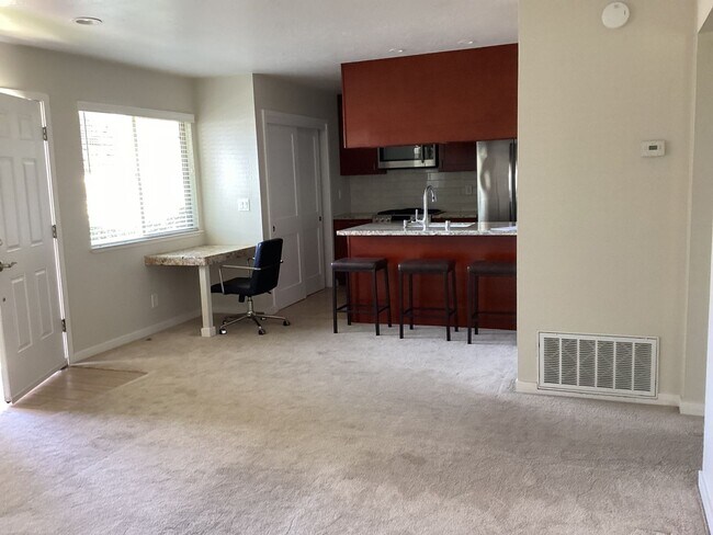 Foto del edificio - Cozy 2Br/1Ba Near the Beach