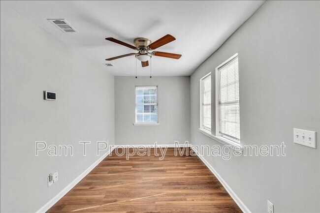 Foto del edificio - 1024 W 39th St