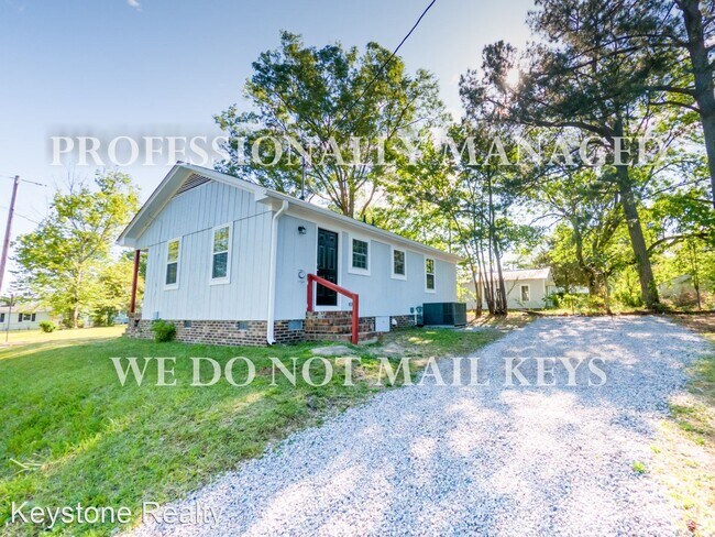 Building Photo - 3 br, 1 bath House - 433 Center Street