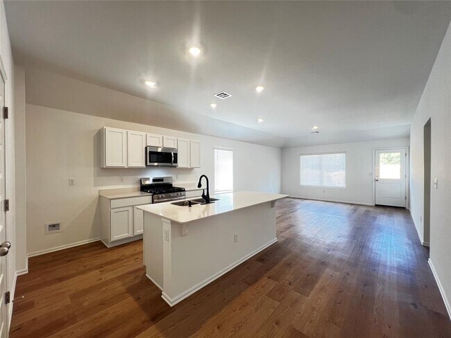 Foto del edificio - 3433 Little Creek Dr