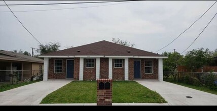 Building Photo - 3424 Gardenia St