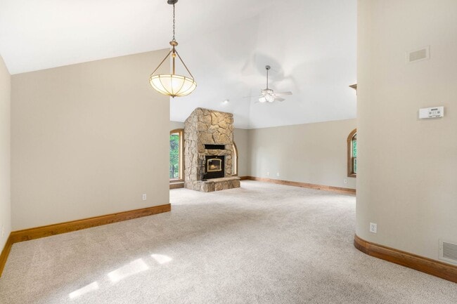 Building Photo - 1BD, 1BA Mountain Gatehouse in Conifer