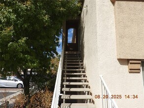 Building Photo - 3400 Cabana Dr