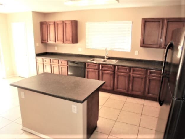 Building Photo - 8035 W Mission Ln