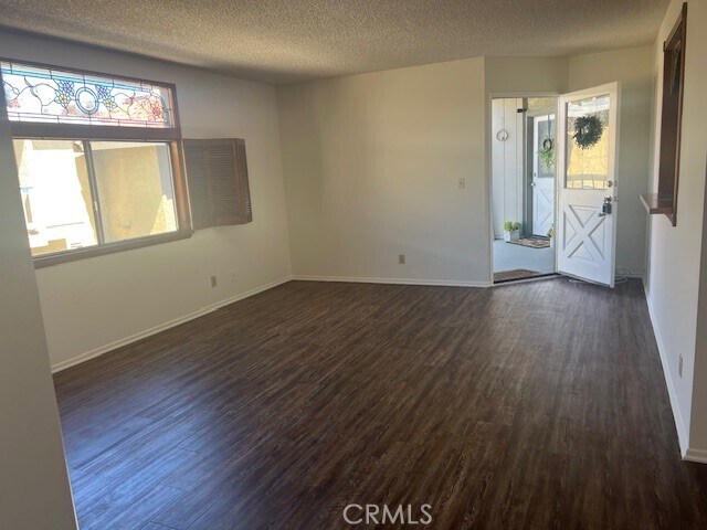 Foto del edificio - 675 W 18th St
