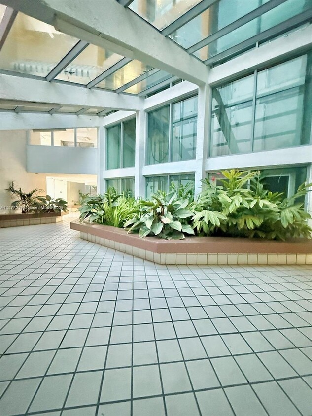 Primary Photo - 11800 SW 18th St