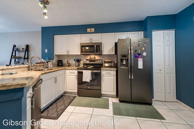 Building Photo - 2334 S Cypress Bend Dr