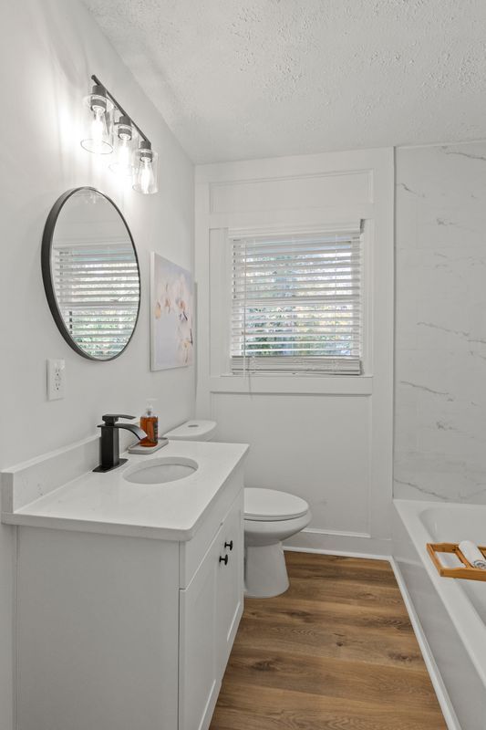 Foto del edificio - 2378 Green Forrest Dr