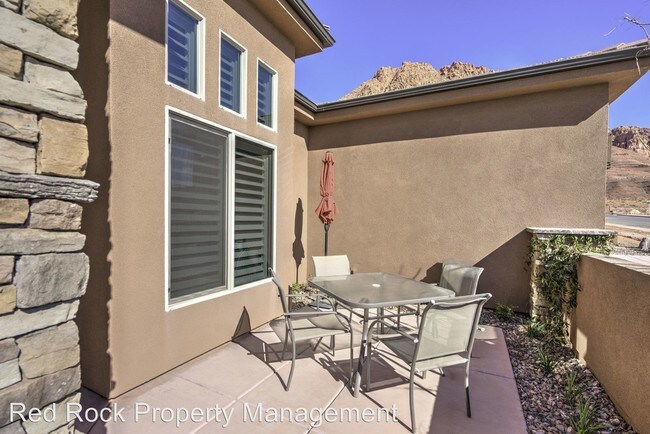 Building Photo - 357 N 250 E