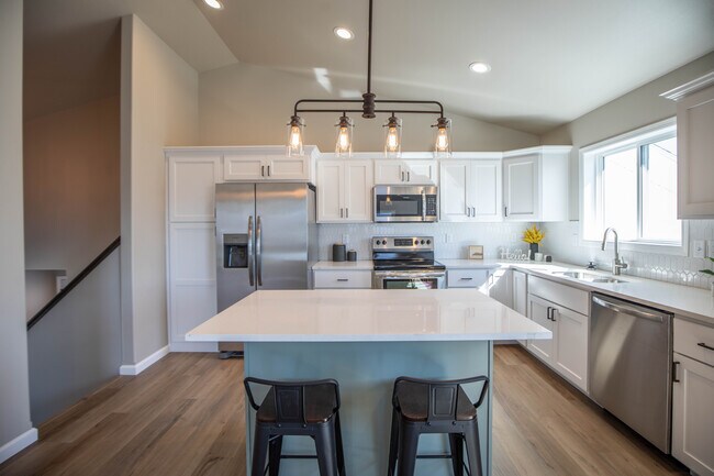Foto del edificio - 1166 Highland Ln W