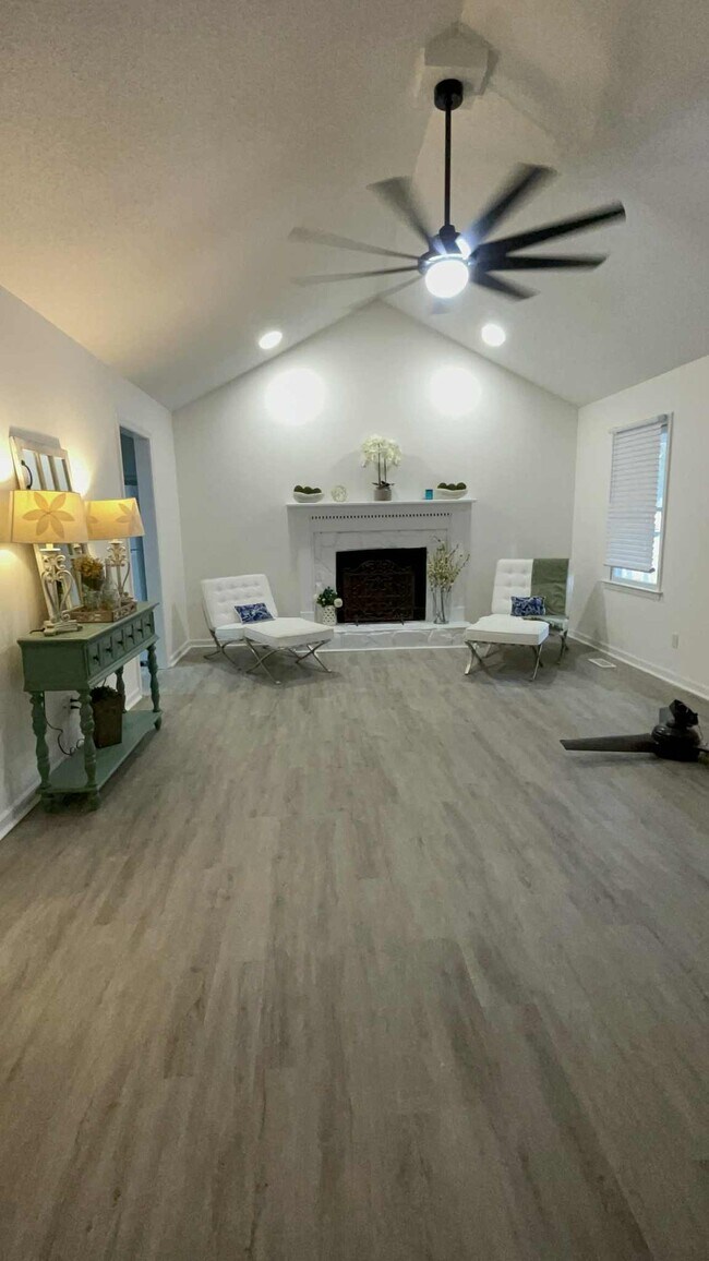 Foto del edificio - 1117 Sandy Beach Dr