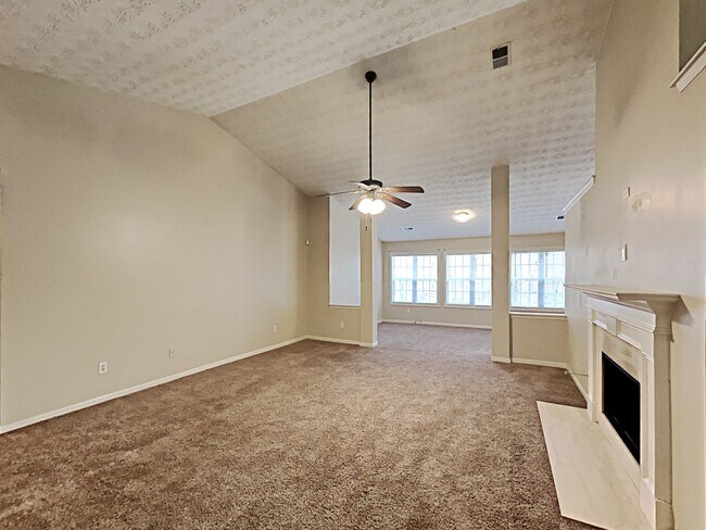 Building Photo - 2344 Prime Point