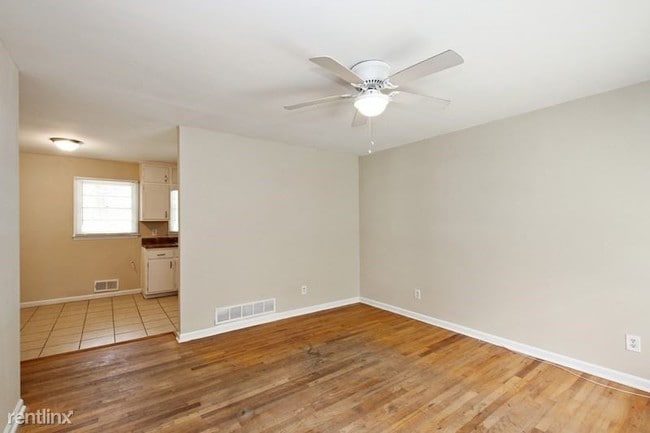 Foto del edificio - 3 br, 1.5 bath House - 2352 Lakewood Dr