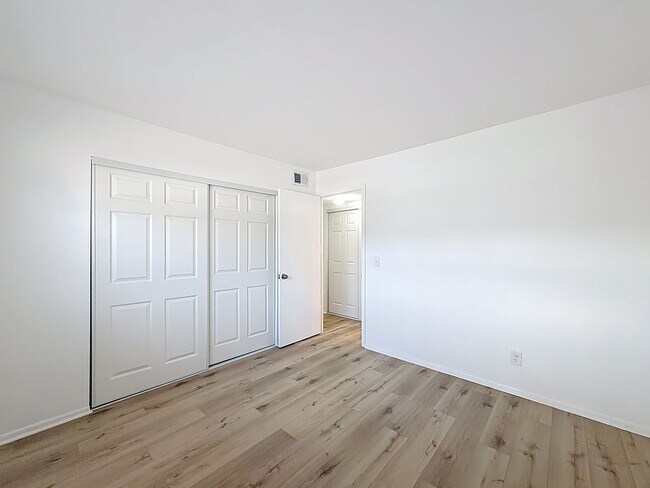Foto del edificio - Newly remodeled  2 BEDROOM 2 BATH