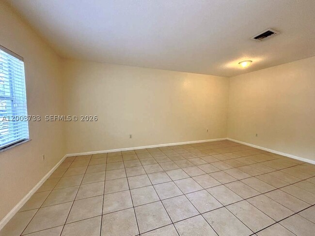 Foto del edificio - 8375 SW 29th St