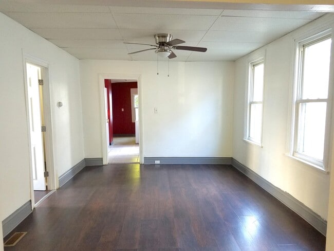 Building Photo - 491 Tonawanda St